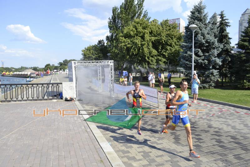 2011 г. Днепропетровск, открытый чемпионат Украины по триатлону. Смотреть фото или видео