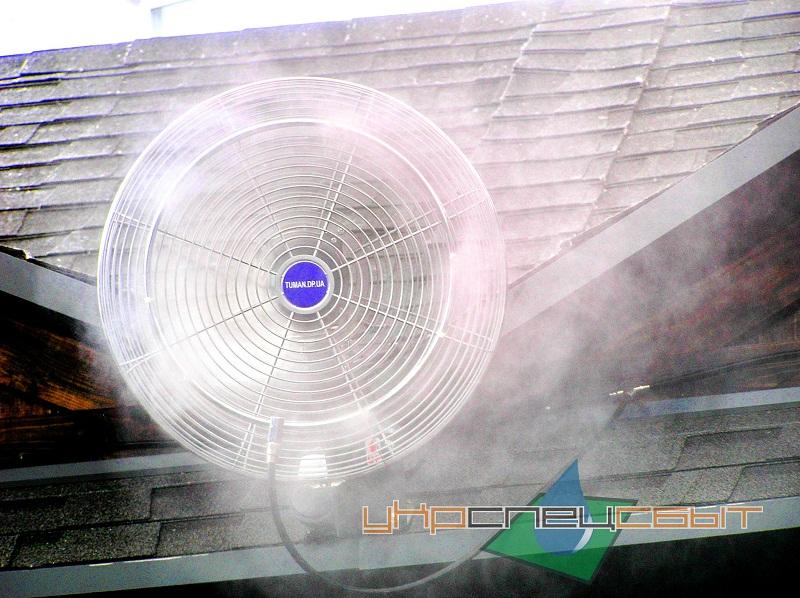 2016 г. Днепр, ТРЦ НАША ПРАВДА система охлаждения при помощи туманообразующих вентиляторов